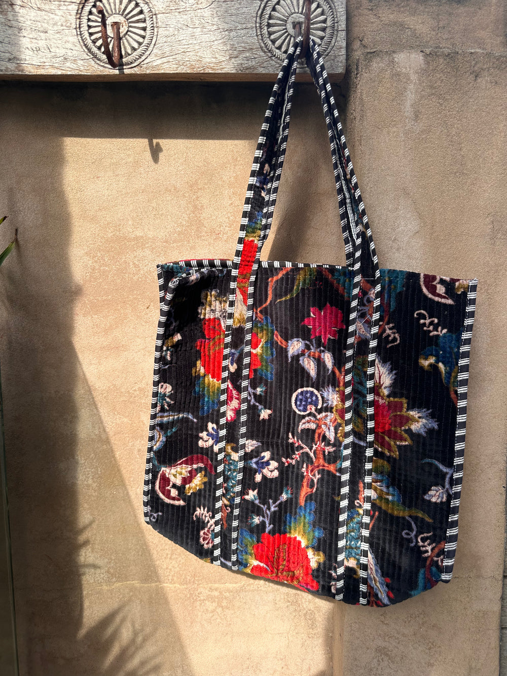 Luxe Velvet Bag dark floral